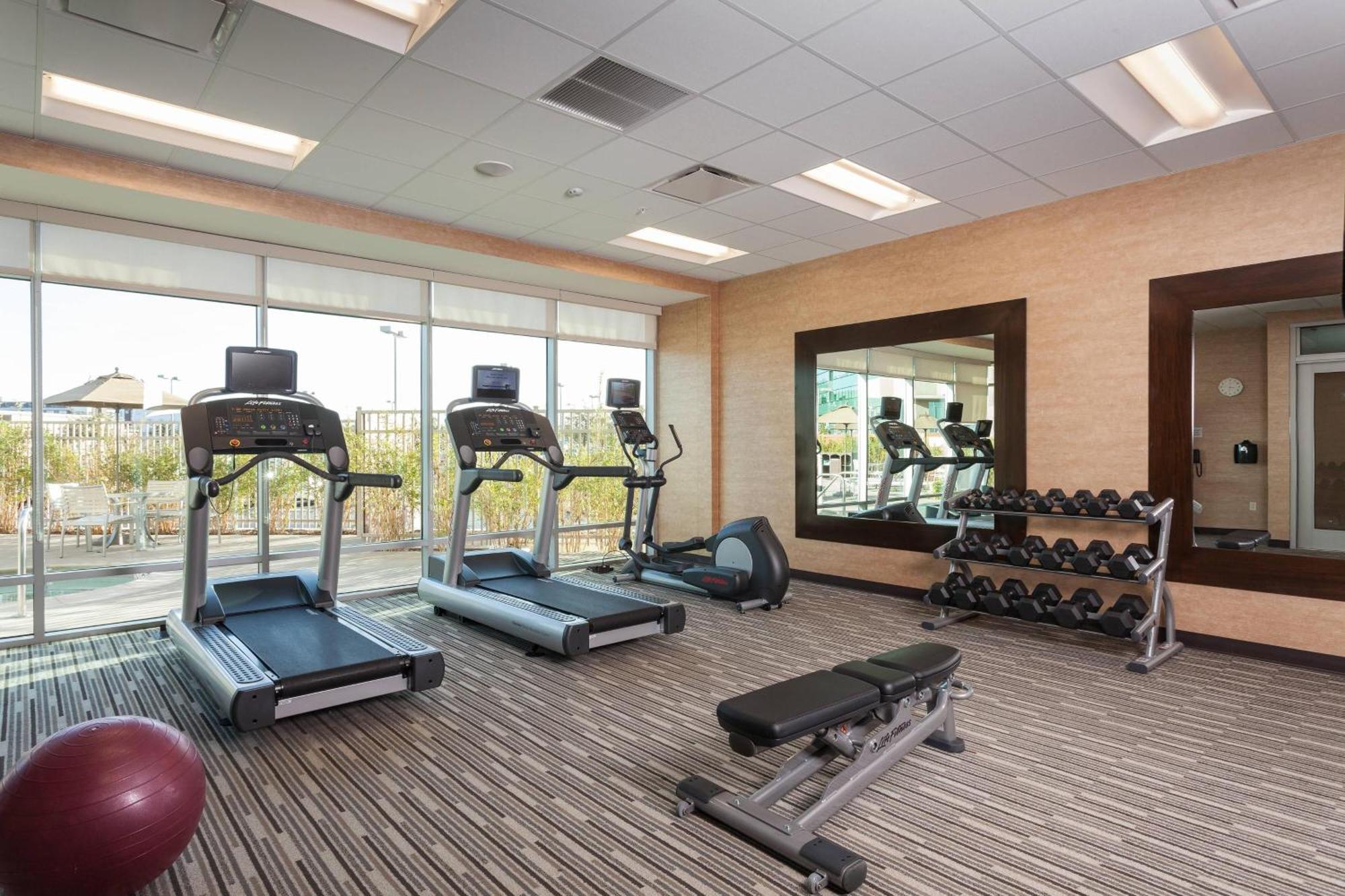 Courtyard By Marriott San Jose North/ Silicon Valley Exterior photo