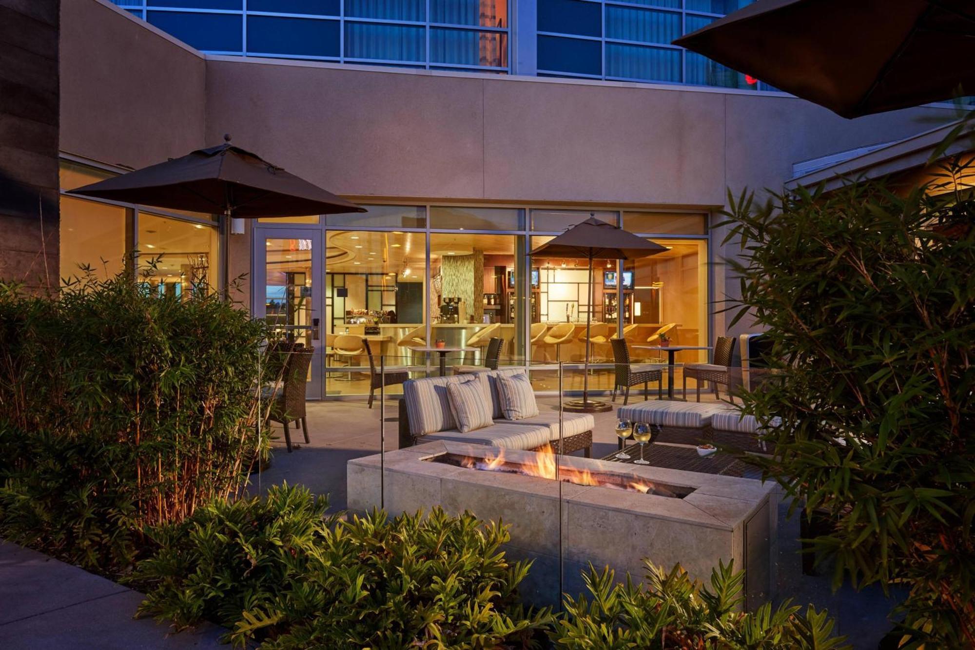 Courtyard By Marriott San Jose North/ Silicon Valley Exterior photo